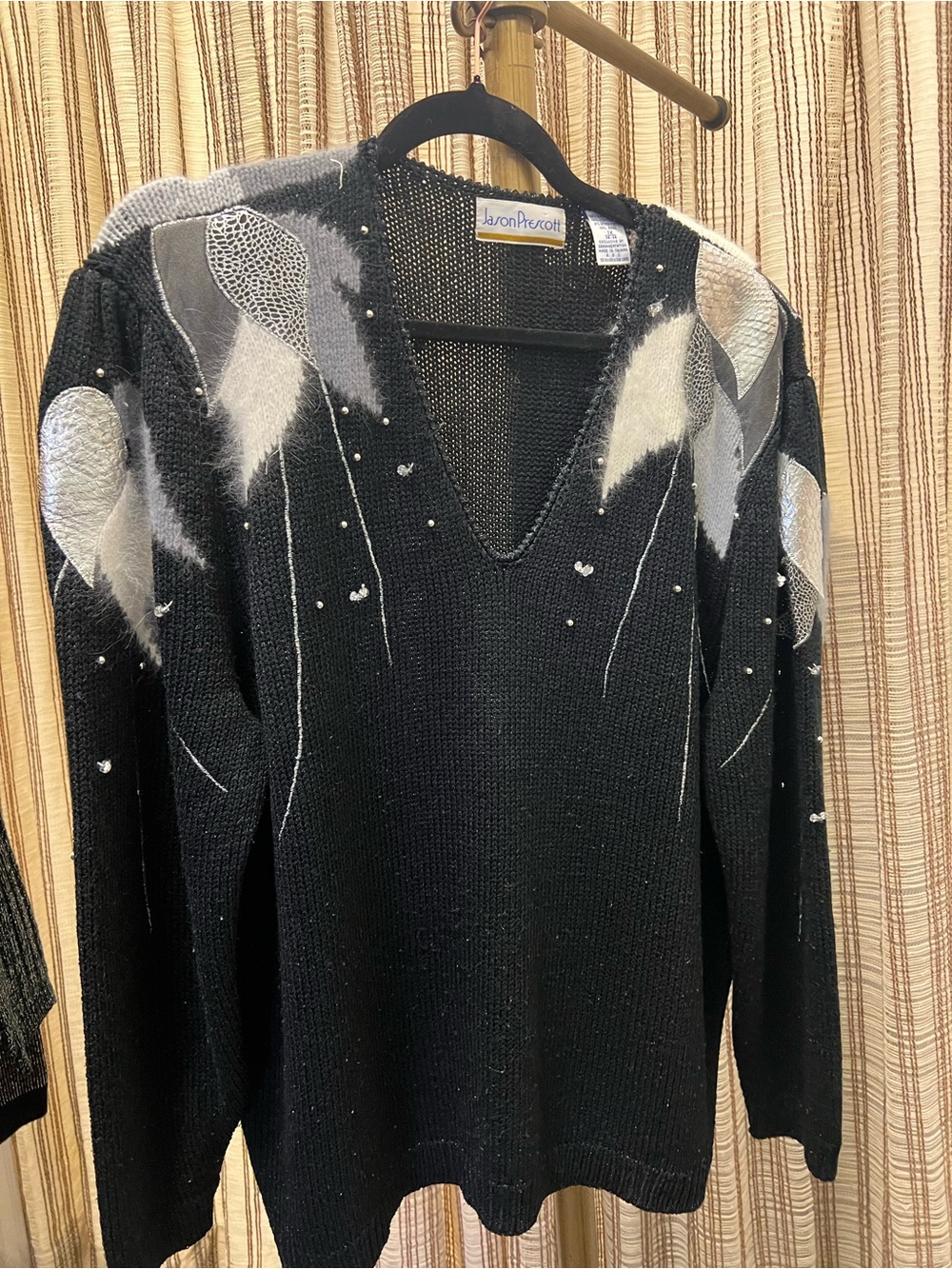 Vintage Showstopper Embellished V-Neck Knit Sweater with Gray & White Accents
